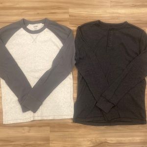 Old Navy Men’s medium waffle knit long sleeve
